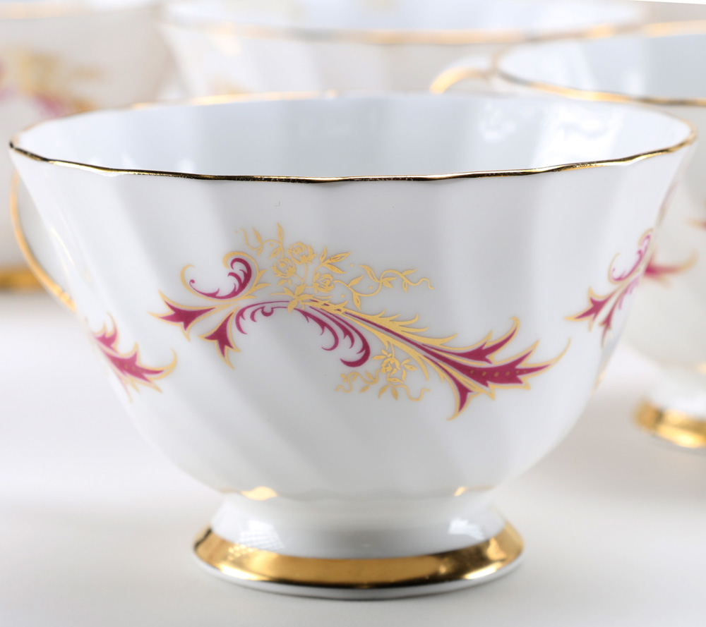 Tuscan Fine Bone China "Sandringham" China Set