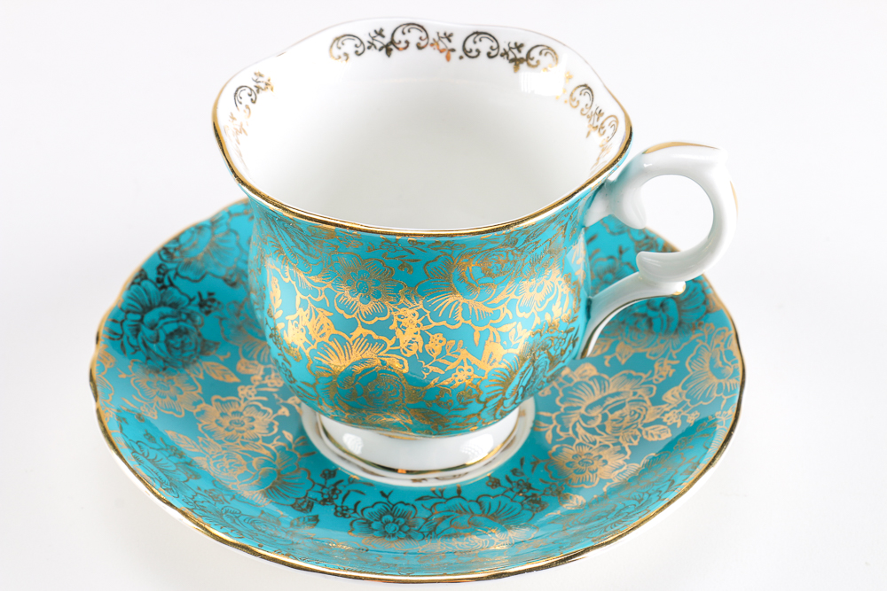 Assemblage of Porcelain Tea Ware Featuring Vintage Nippon