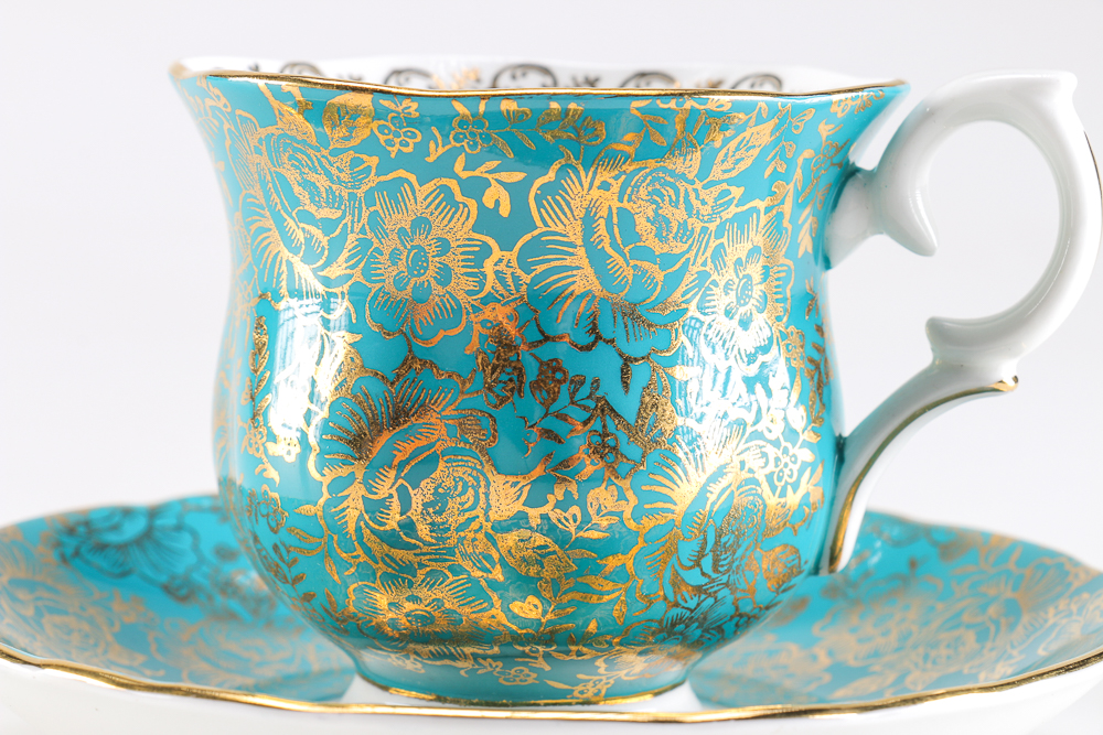 Assemblage of Porcelain Tea Ware Featuring Vintage Nippon