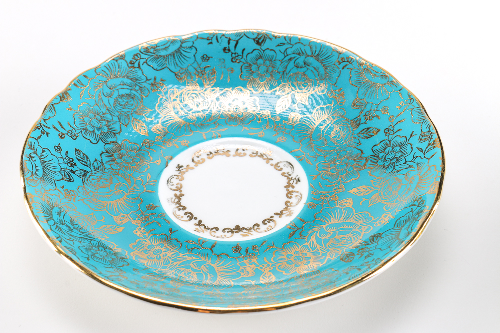 Assemblage of Porcelain Tea Ware Featuring Vintage Nippon