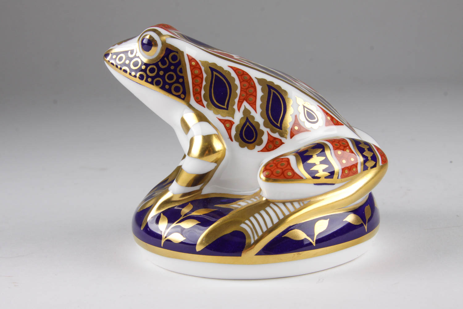 Royal Crown Derby "Imari" Frog Paperweight