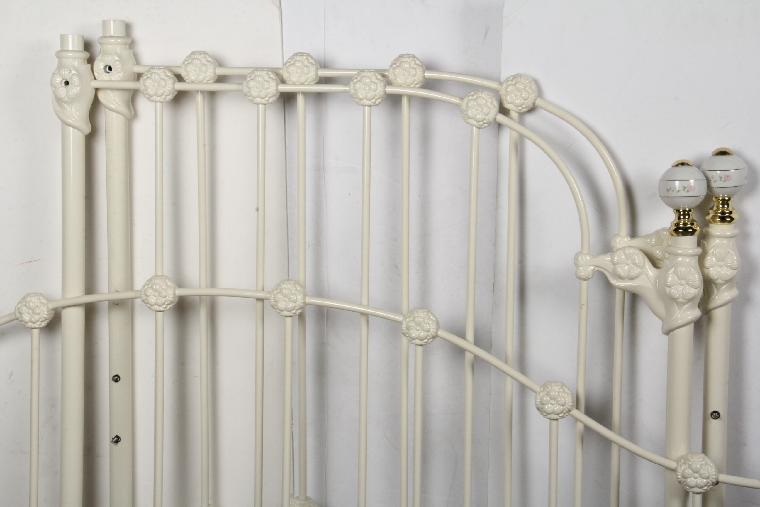 Twin Size Iron Daybed Frame