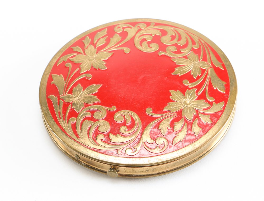 Collection of Keepsakes and a Small Purse