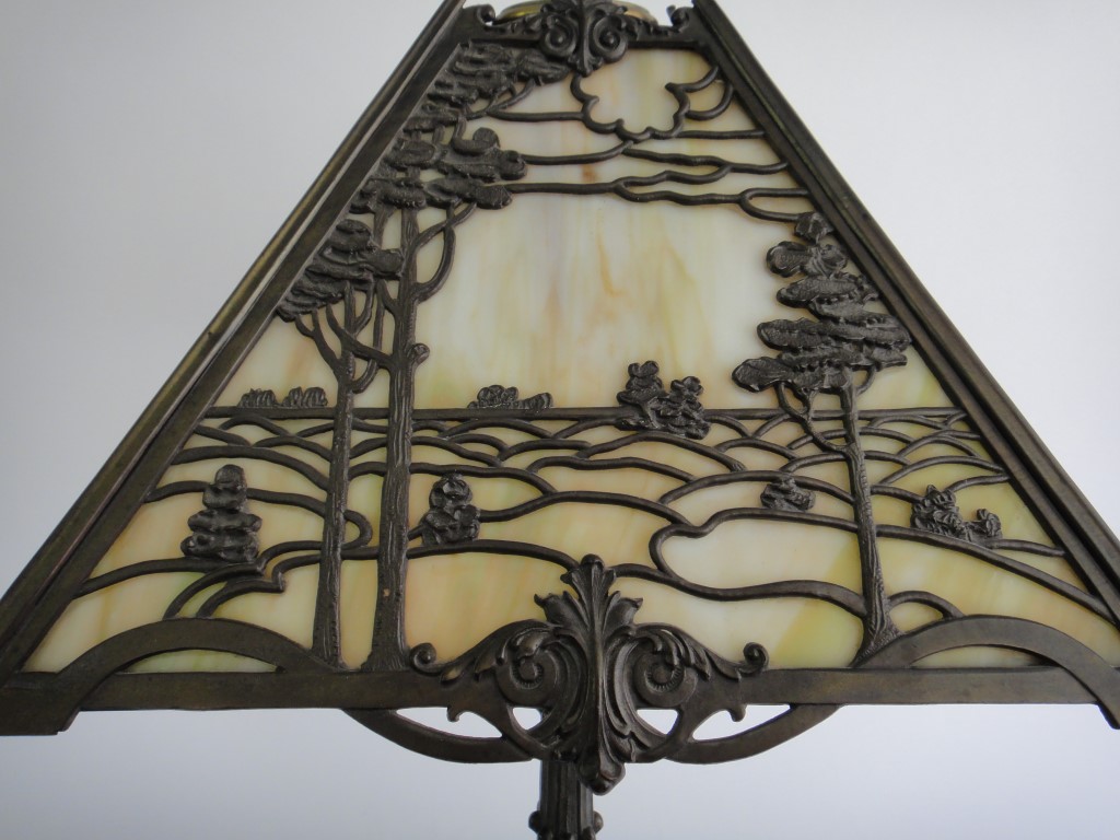 Vintage Tiffany Style Art Nouveau  Slag Glass Lamp