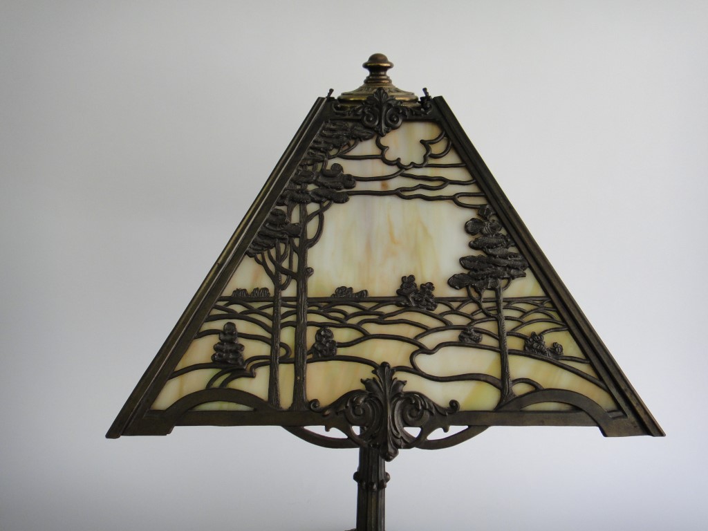 Vintage Tiffany Style Art Nouveau  Slag Glass Lamp