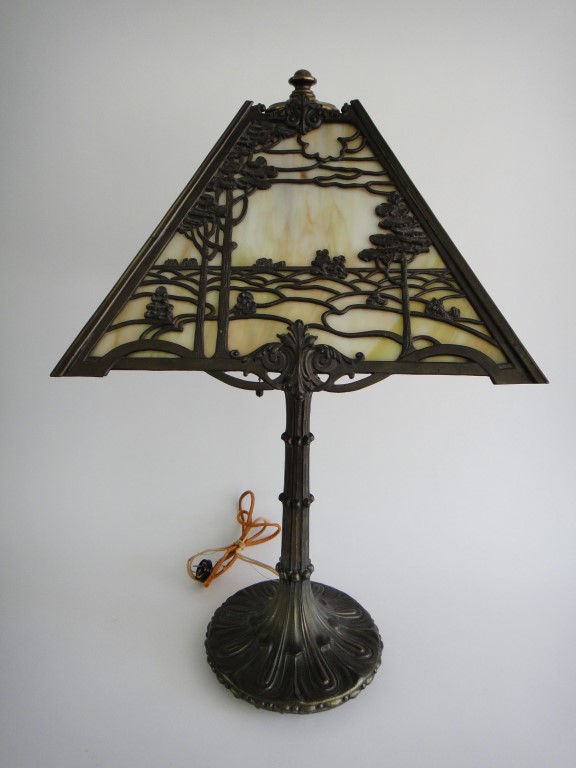 Vintage Tiffany Style Art Nouveau  Slag Glass Lamp