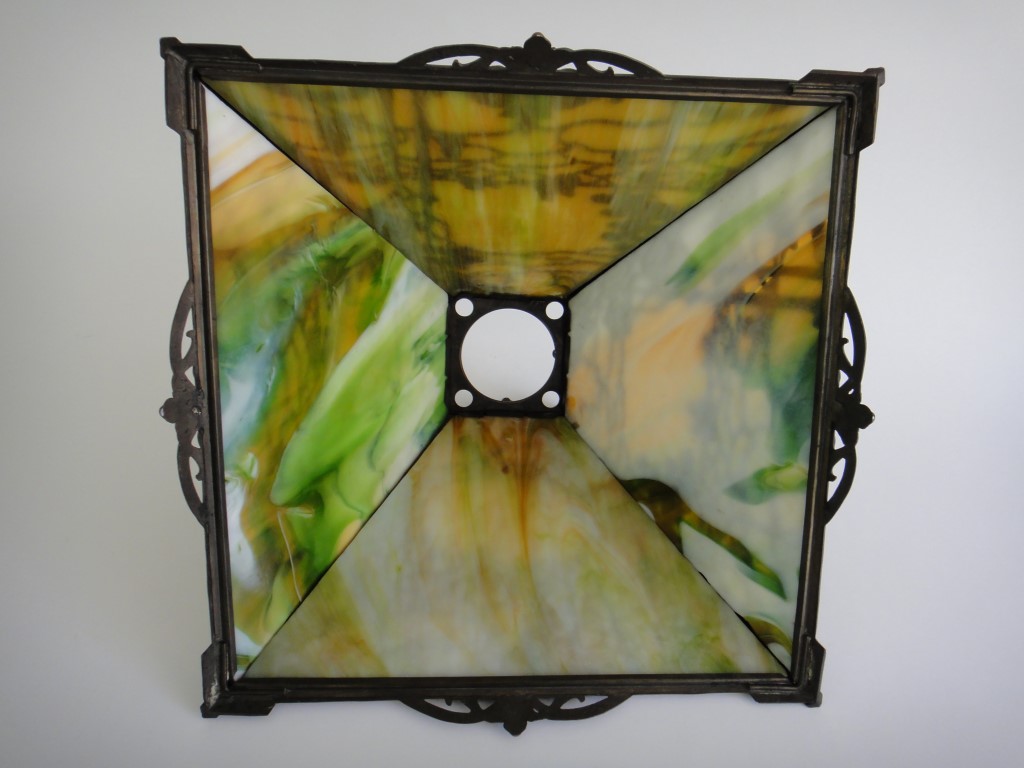 Vintage Tiffany Style Art Nouveau  Slag Glass Lamp
