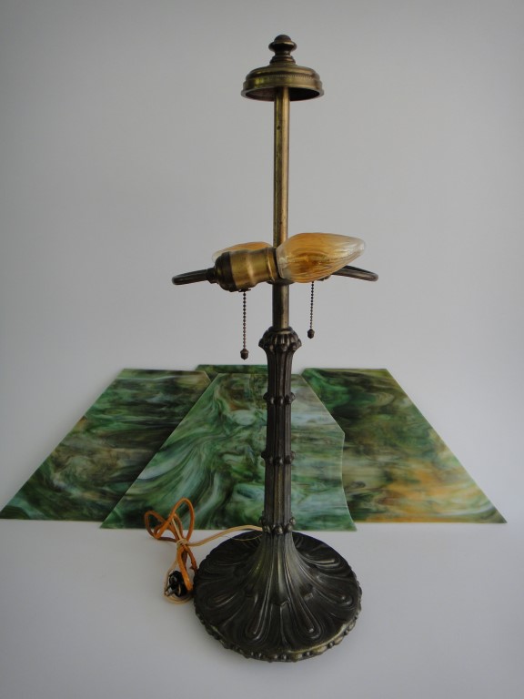 Vintage Tiffany Style Art Nouveau  Slag Glass Lamp