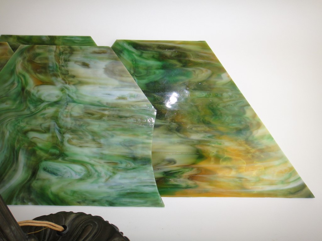 Vintage Tiffany Style Art Nouveau  Slag Glass Lamp