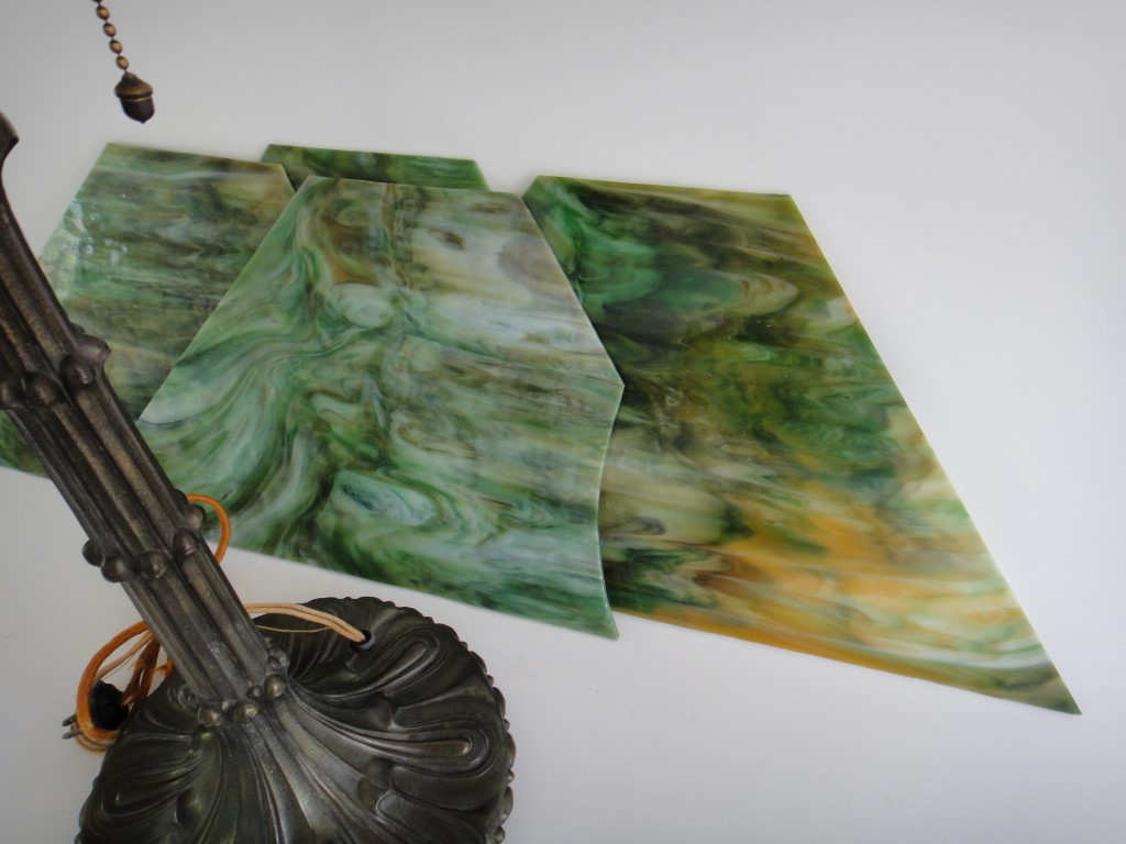 Vintage Tiffany Style Art Nouveau  Slag Glass Lamp