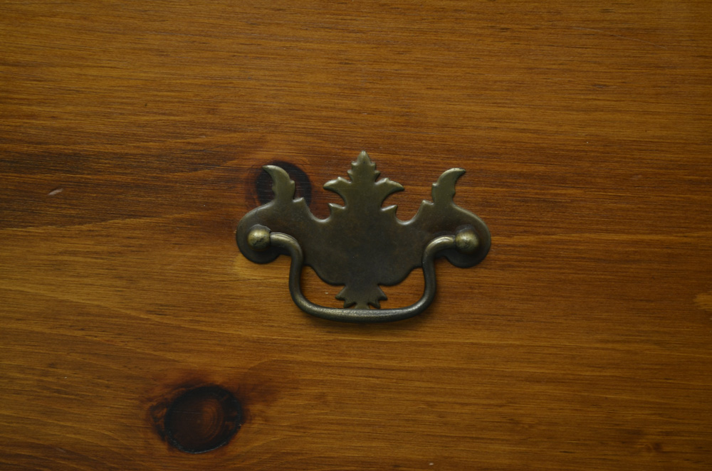 Pinelyne Chest with Drawer