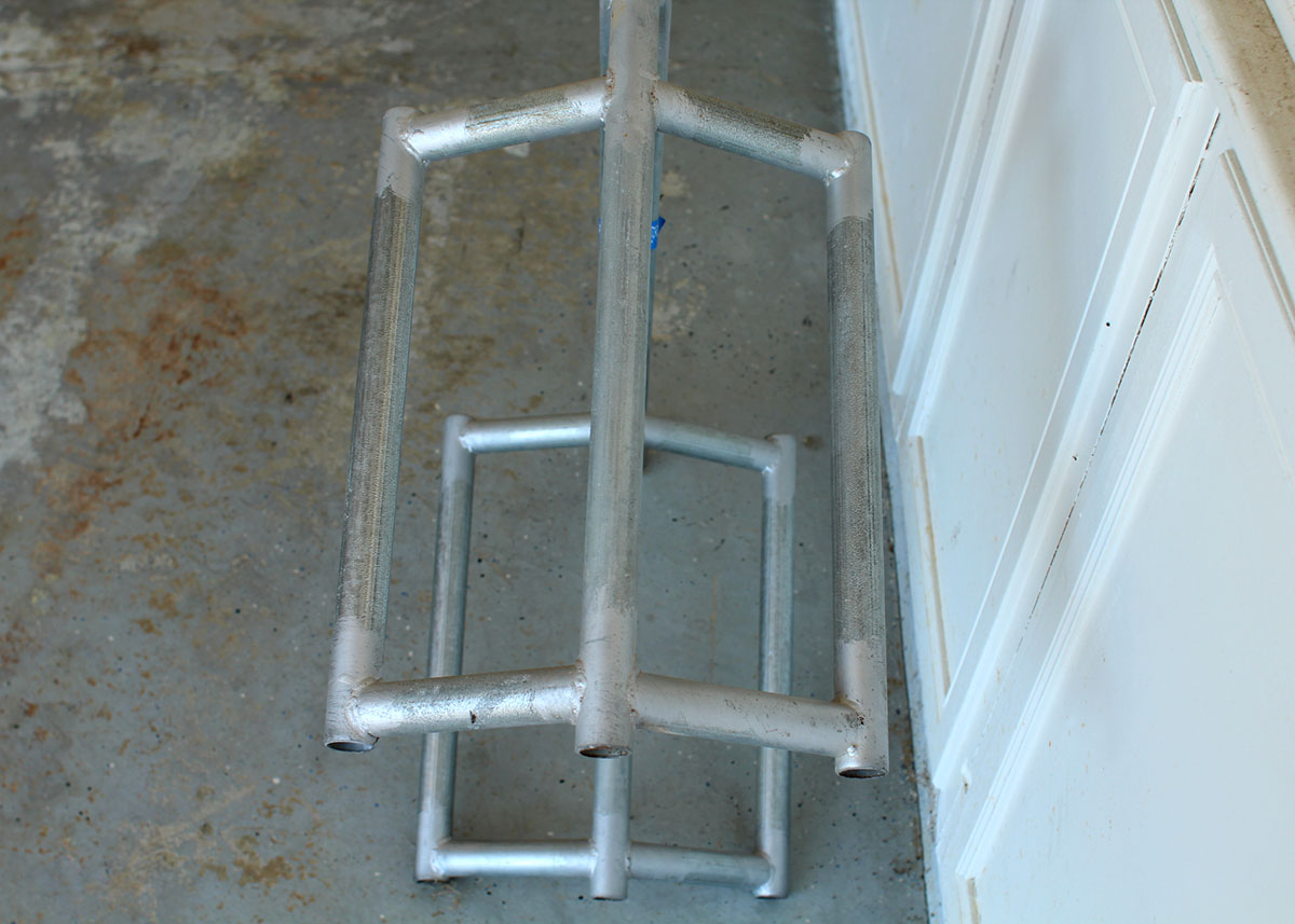 Cast Metal Wall Mount Saddle Rack