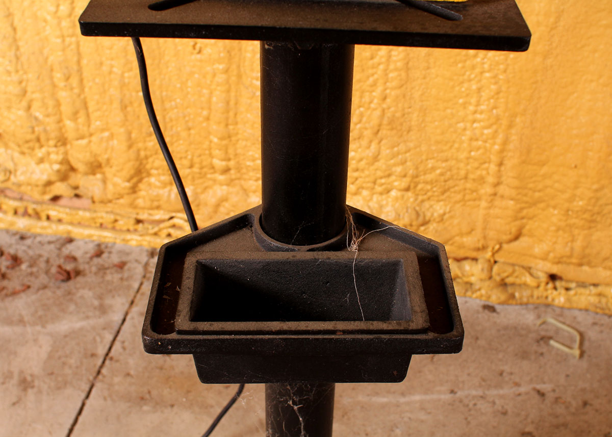 Grizzly Industrial 8" Buffer with Stand