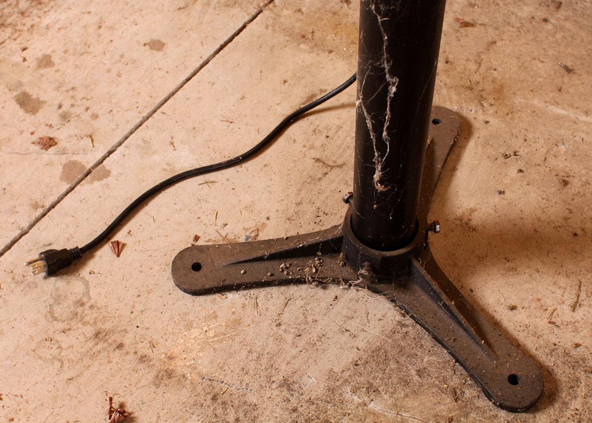 Grizzly Industrial 8" Buffer with Stand