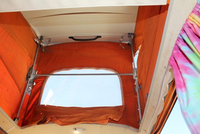 Vintage 1974 Volkswagen Pop-Up Transporter Bus