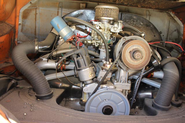 Vintage 1974 Volkswagen Pop-Up Transporter Bus