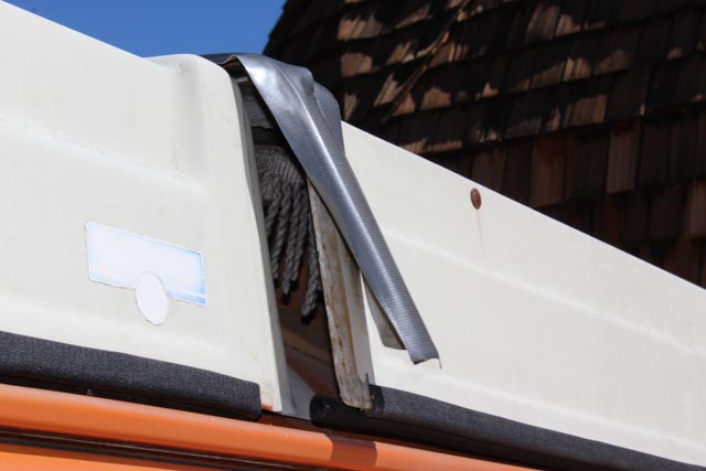 Vintage 1974 Volkswagen Pop-Up Transporter Bus