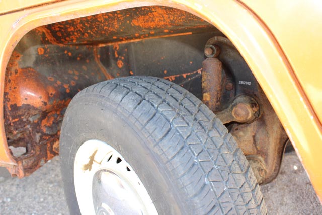 Vintage 1974 Volkswagen Pop-Up Transporter Bus