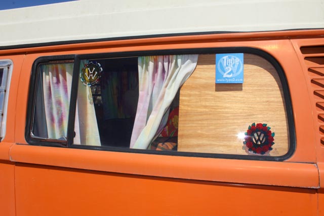 Vintage 1974 Volkswagen Pop-Up Transporter Bus