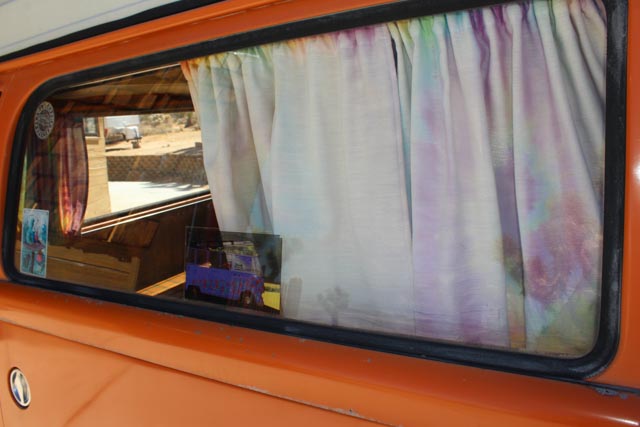 Vintage 1974 Volkswagen Pop-Up Transporter Bus