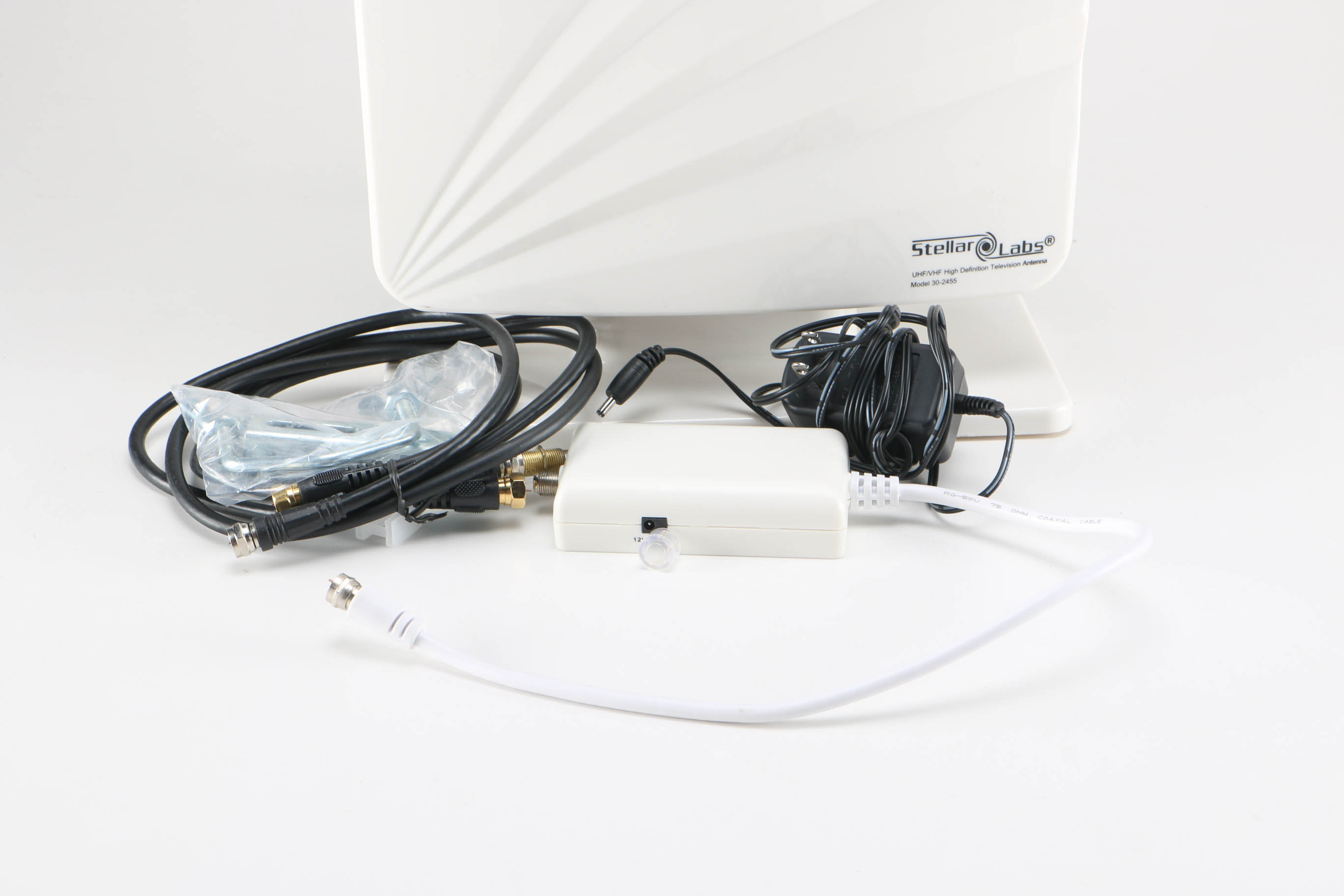 Stellar Labs UHF, VHF, FM, and HDTV Amplified Antenna