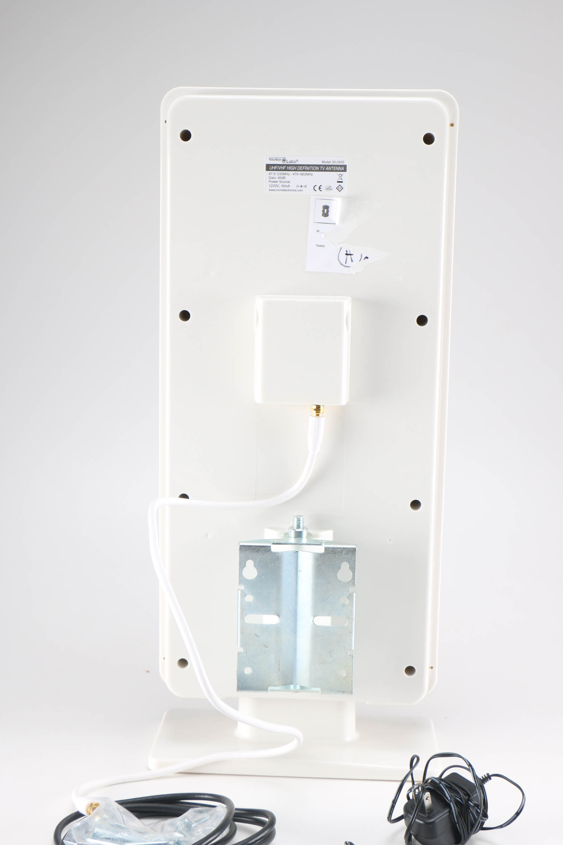 Stellar Labs UHF, VHF, FM, and HDTV Amplified Antenna