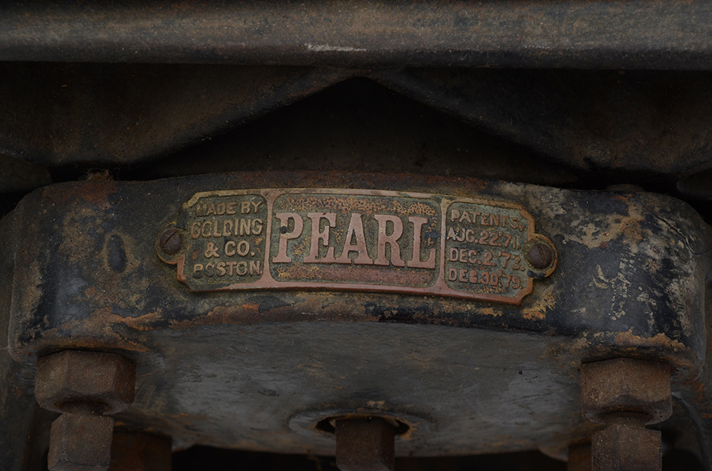 Late 1800s Golding "Pearl" Printing Press and Large Assortment of Metal Type