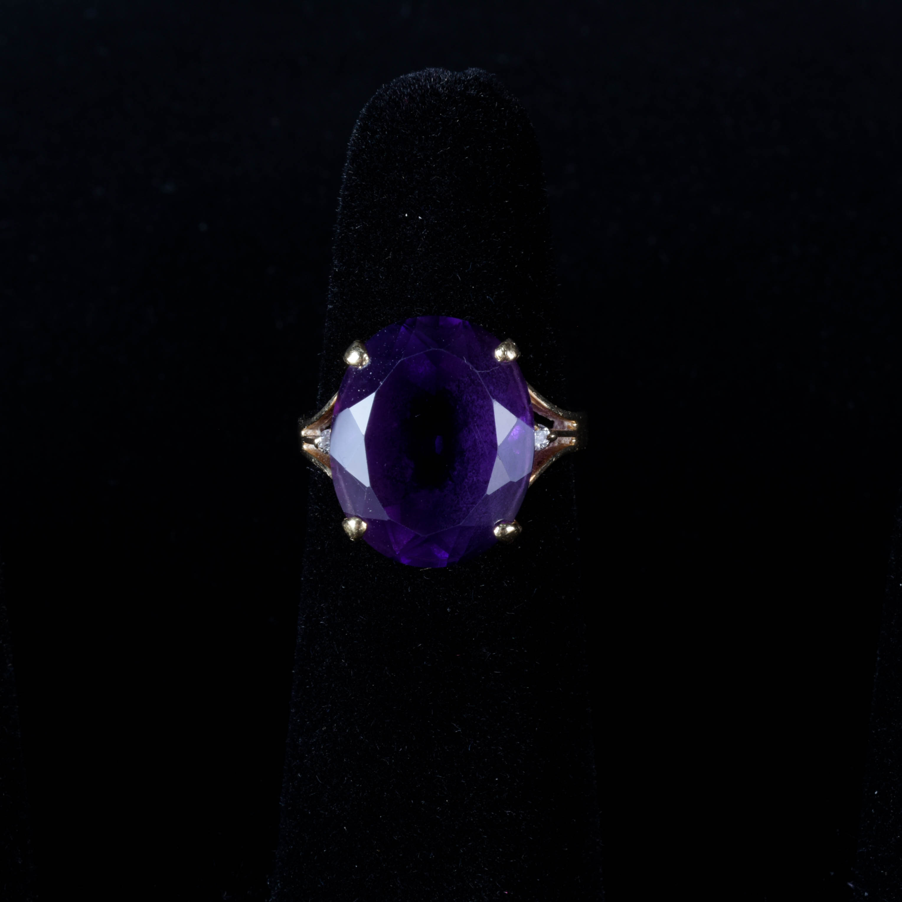 14K Yellow Gold and Amethyst Ring
