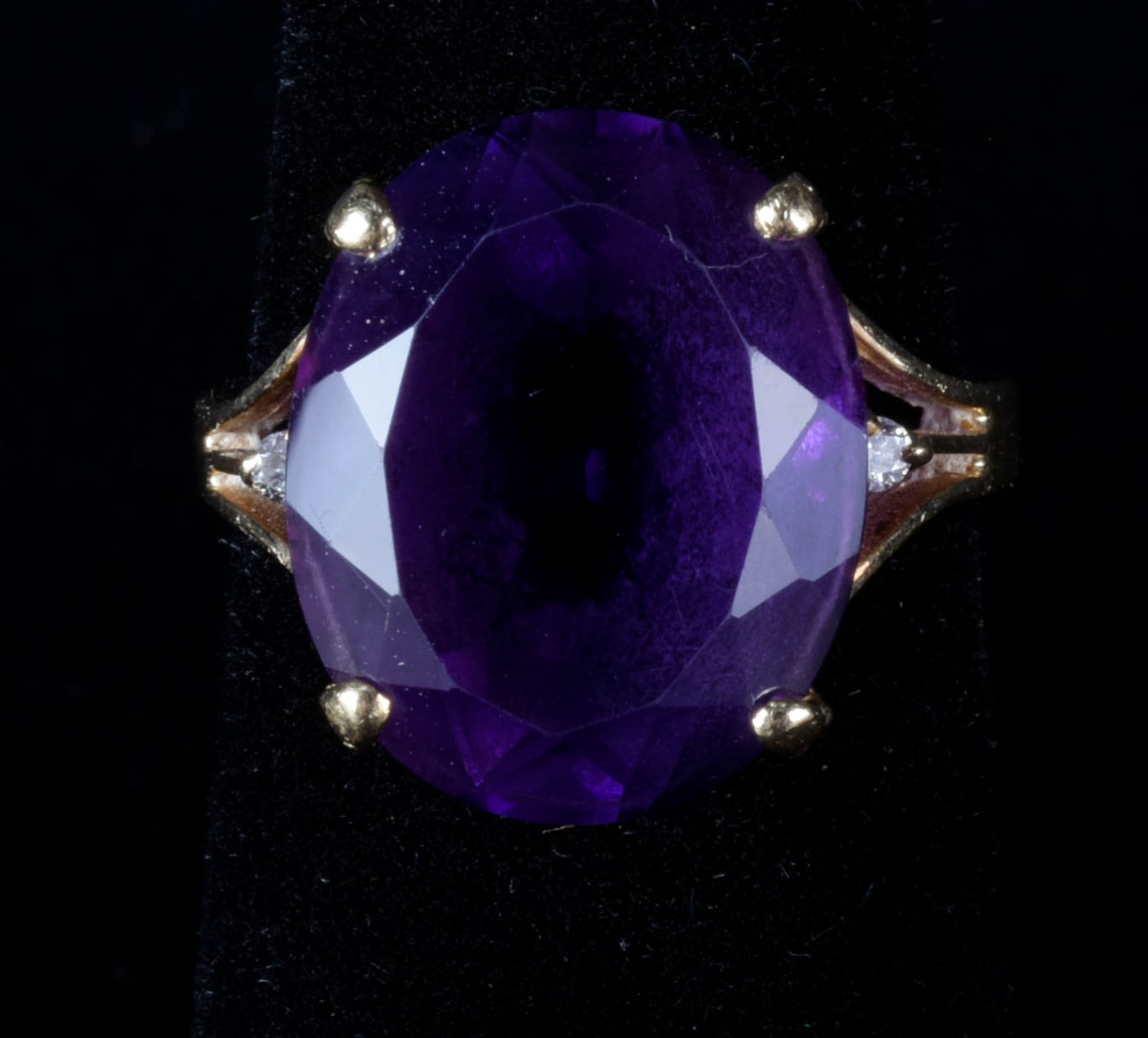 14K Yellow Gold and Amethyst Ring