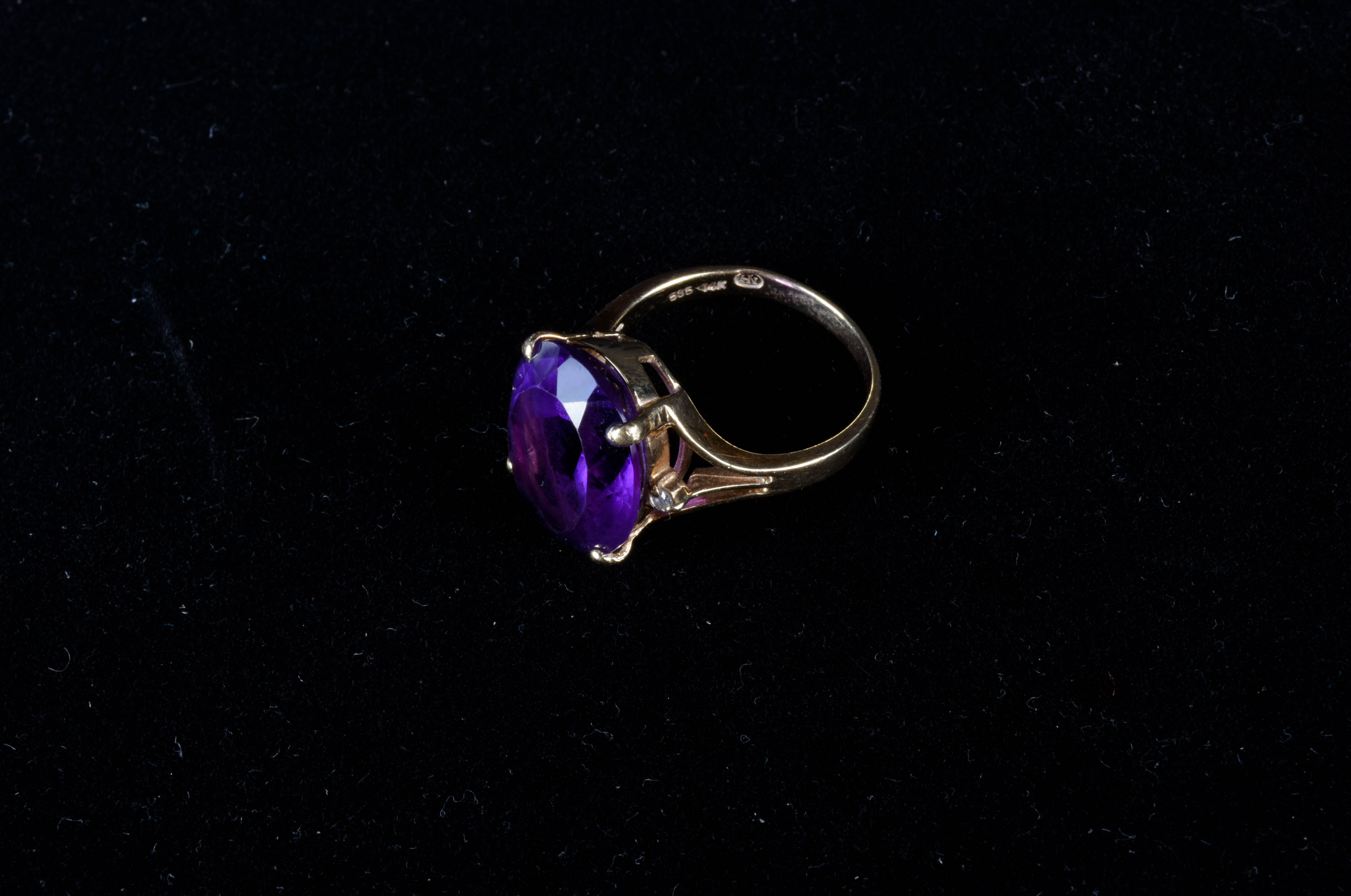 14K Yellow Gold and Amethyst Ring