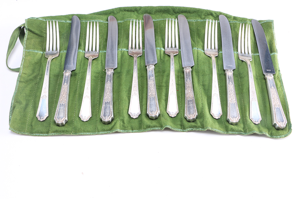 1847 Rogers Bros "Ancestral" Silver Plate Flatware Set