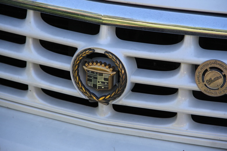 2001 Cadillac Deville 24K Edition Sedan