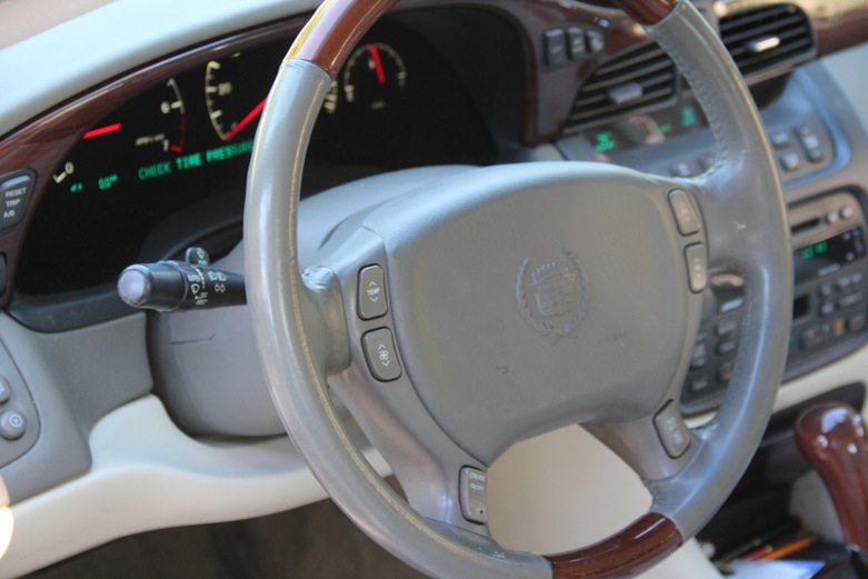 2001 Cadillac Deville 24K Edition Sedan