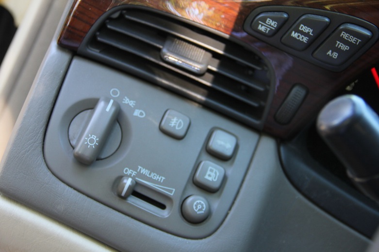 2001 Cadillac Deville 24K Edition Sedan