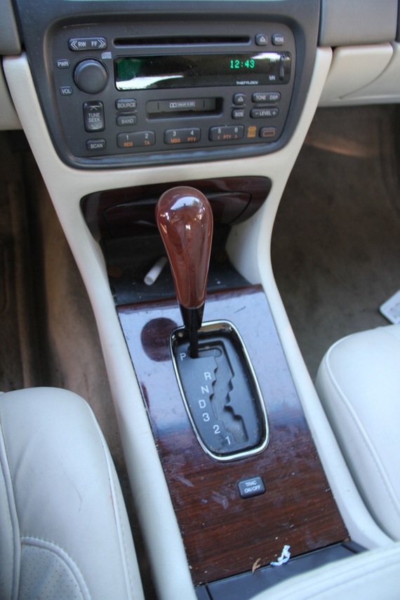 2001 Cadillac Deville 24K Edition Sedan