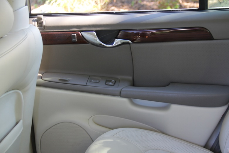 2001 Cadillac Deville 24K Edition Sedan