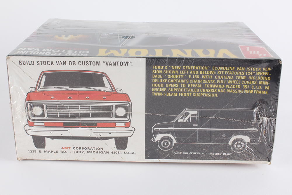 AMT Disco Van and Vantom Ford Custom Vans 1/25 Scale Model Car Kits