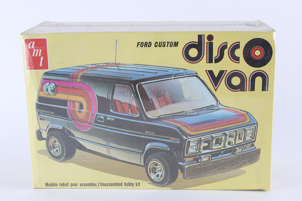AMT Disco Van and Vantom Ford Custom Vans 1/25 Scale Model Car Kits