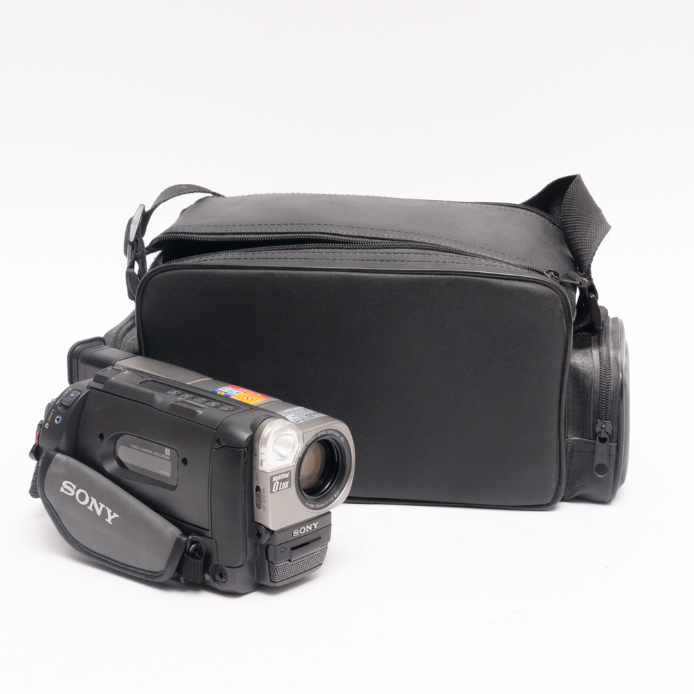 Sony Handycam CCD-TRV37 Camcorder With Night Mode