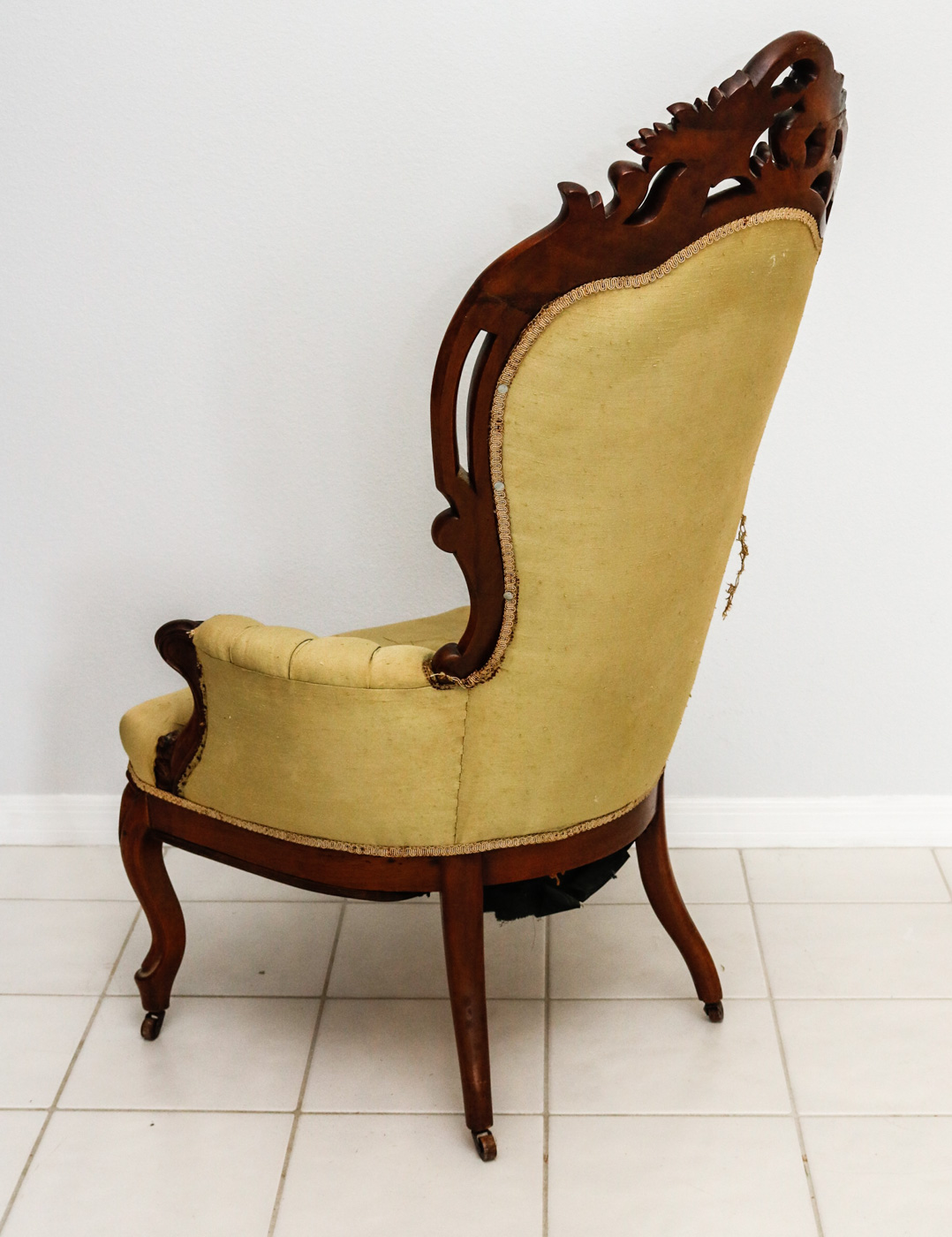 Mid 19th Century Victorian Rococo Revival Parlor Chair