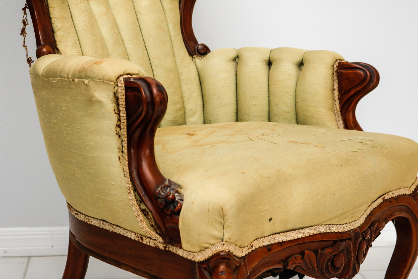 Mid 19th Century Victorian Rococo Revival Parlor Chair