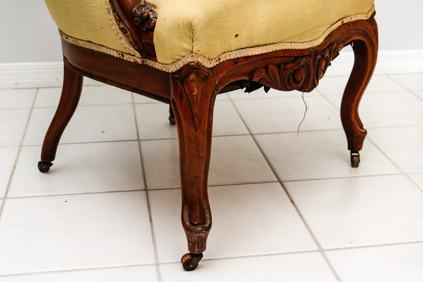 Mid 19th Century Victorian Rococo Revival Parlor Chair