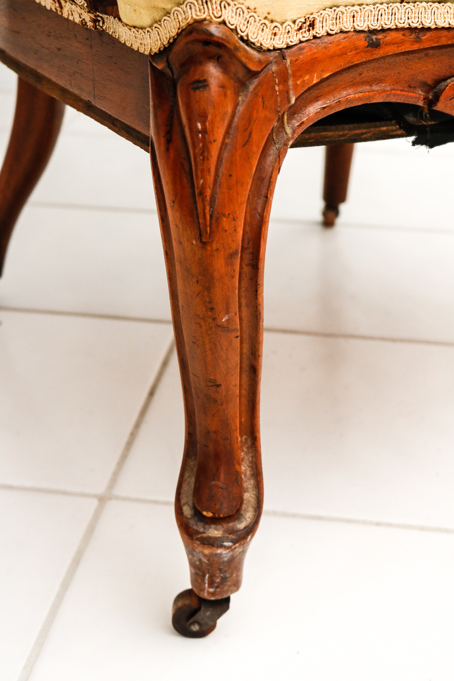 Mid 19th Century Victorian Rococo Revival Parlor Chair