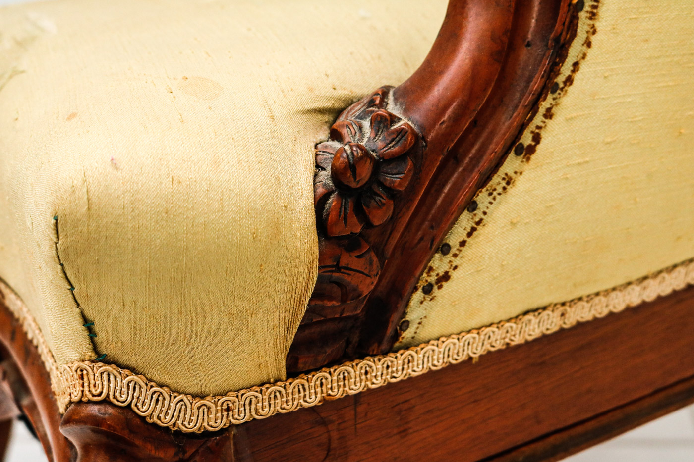 Mid 19th Century Victorian Rococo Revival Parlor Chair