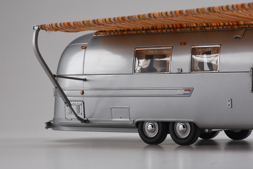 Limited Edition Franklin Mint 1968 Airstream Trailer