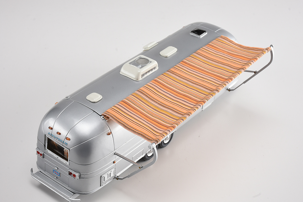 Limited Edition Franklin Mint 1968 Airstream Trailer