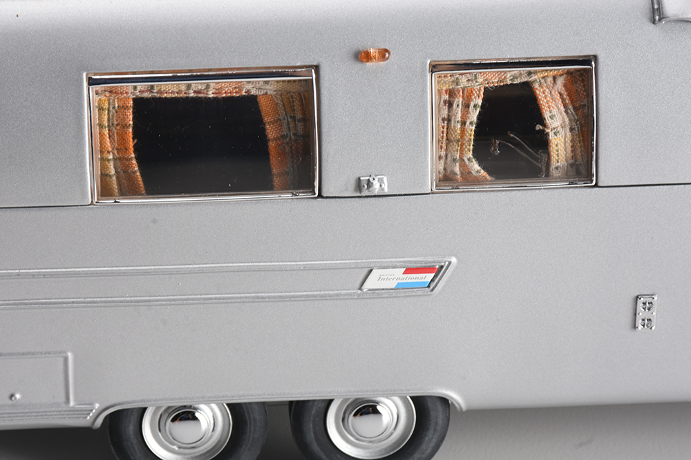 Limited Edition Franklin Mint 1968 Airstream Trailer