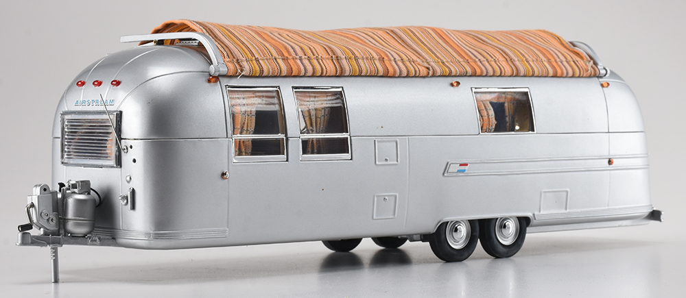 Limited Edition Franklin Mint 1968 Airstream Trailer
