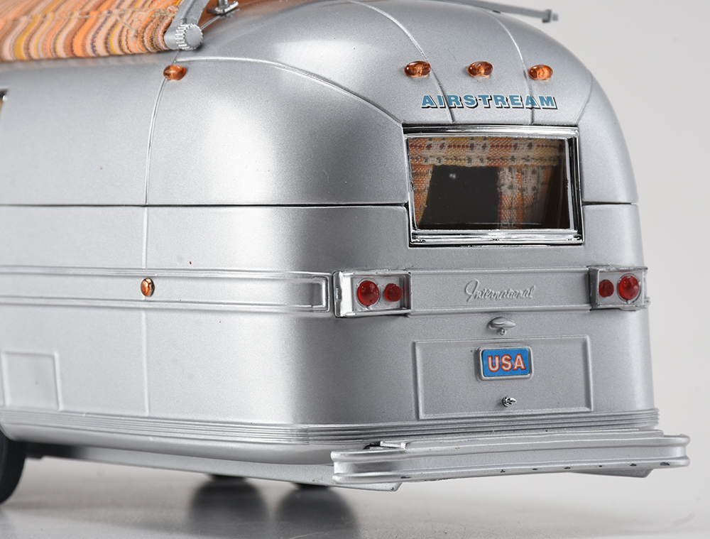 Limited Edition Franklin Mint 1968 Airstream Trailer