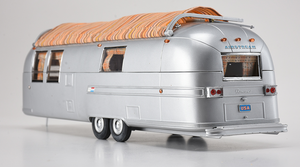 Limited Edition Franklin Mint 1968 Airstream Trailer